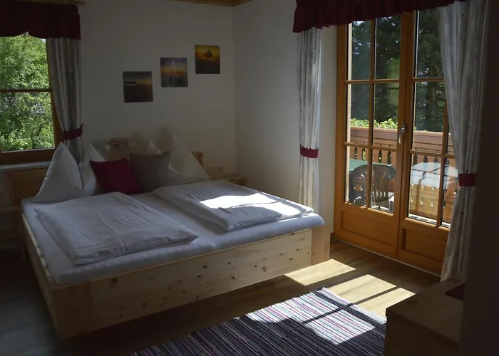 Haus Stueckler * Steinbach am Attersee